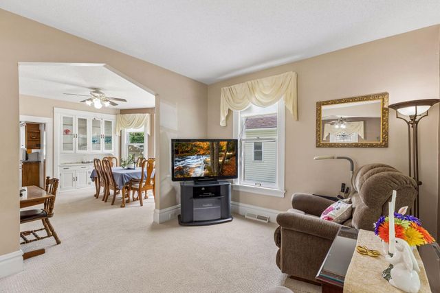 430 Arbor Street, Saint Paul, MN 55102