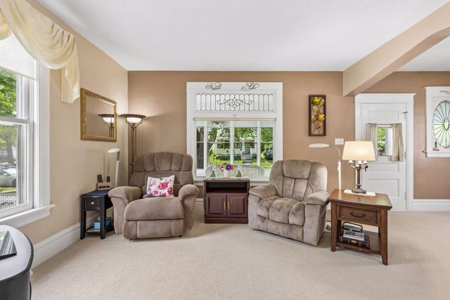 430 Arbor Street, Saint Paul, MN 55102
