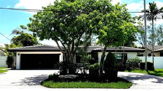 956 SE 10th Ct, Pompano Beach, FL 33060