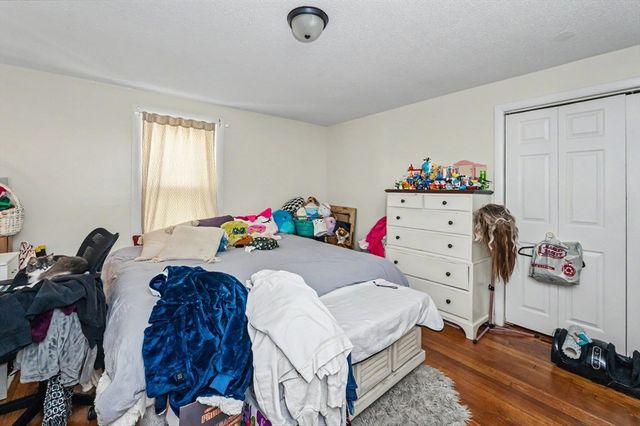 492 Fletcher St, Lowell, MA 01854