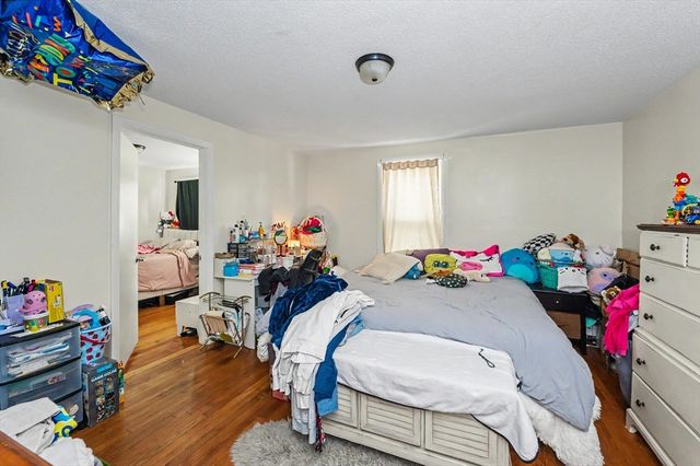 492 Fletcher St, Lowell, MA 01854