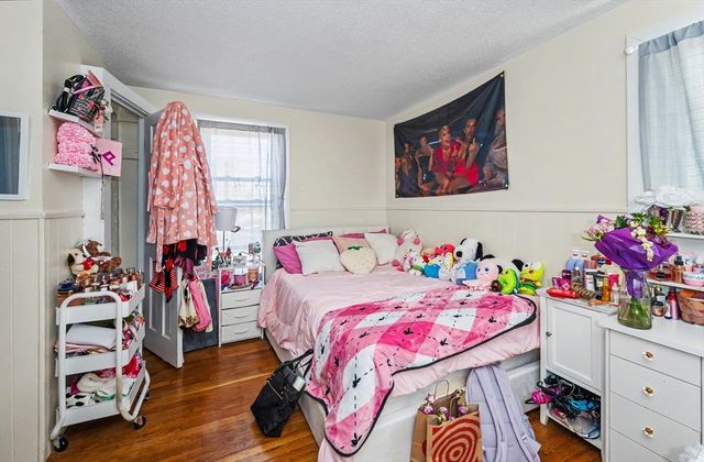 492 Fletcher St, Lowell, MA 01854