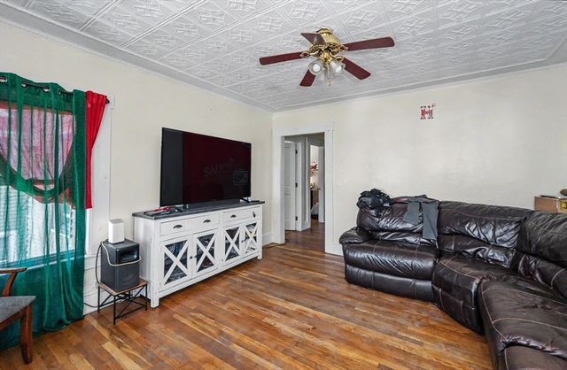 492 Fletcher St, Lowell, MA 01854
