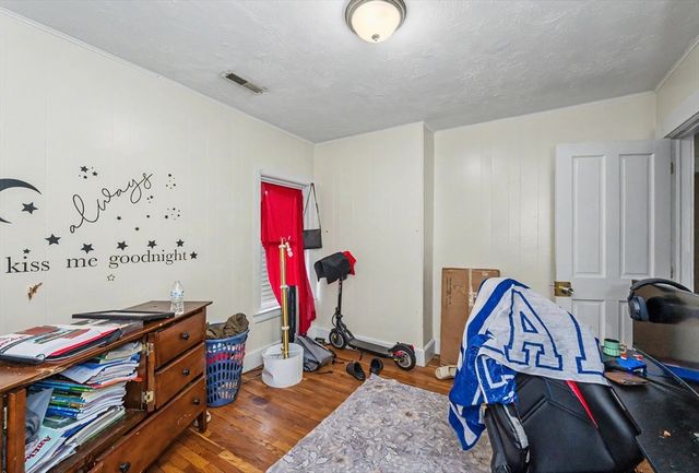492 Fletcher St, Lowell, MA 01854
