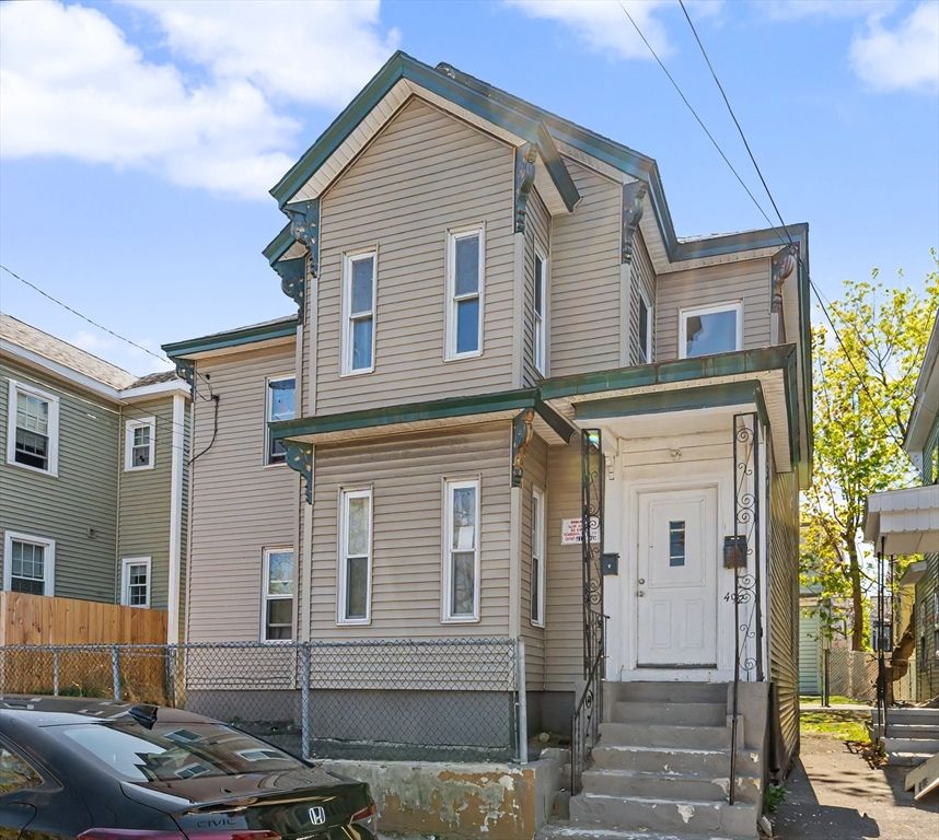 492 Fletcher St, Lowell, MA 01854