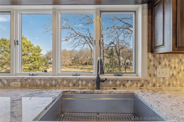 9701 S Richmond Avenue, Tulsa, OK 74137