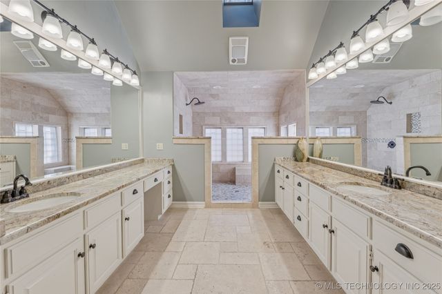 9701 S Richmond Avenue, Tulsa, OK 74137