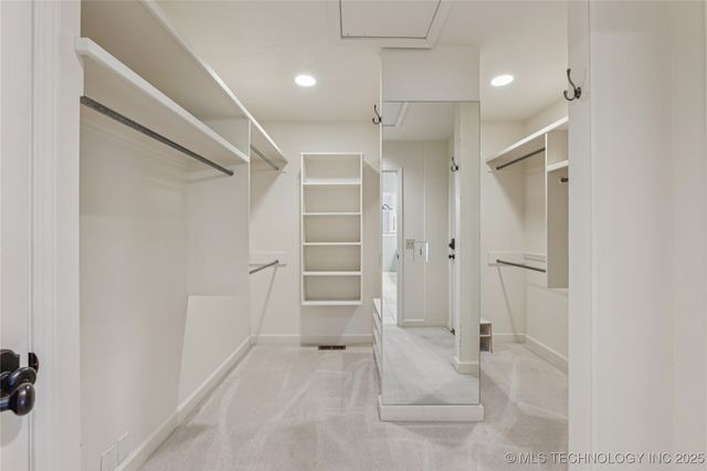 9701 S Richmond Avenue, Tulsa, OK 74137