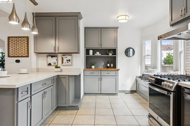 2844 76Th Ave, Oakland, CA 94605