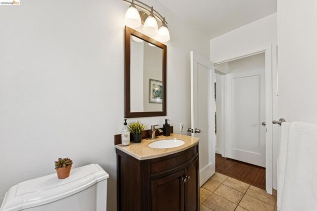 2844 76Th Ave, Oakland, CA 94605