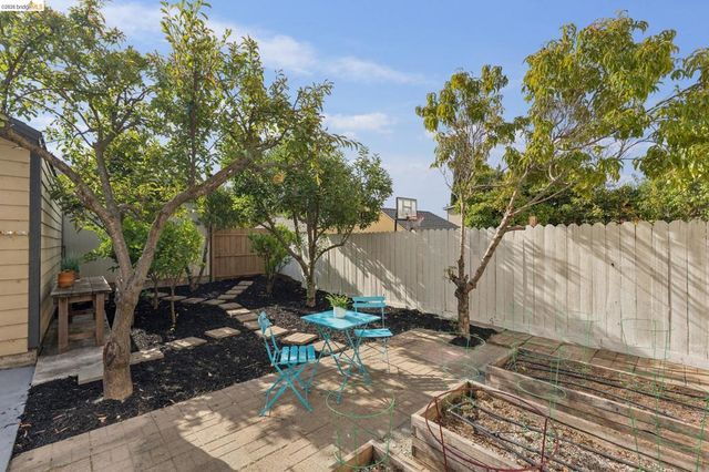 2844 76Th Ave, Oakland, CA 94605