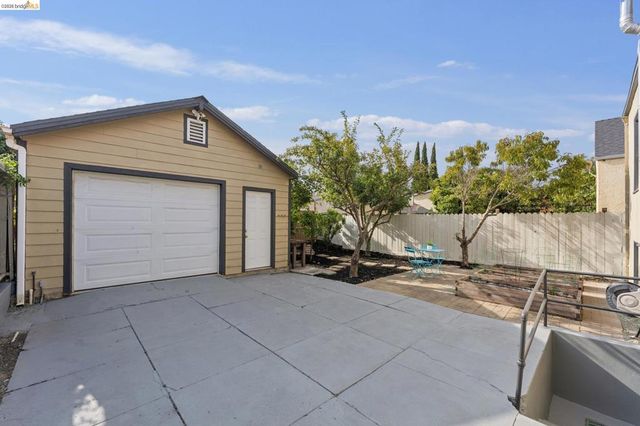 2844 76Th Ave, Oakland, CA 94605