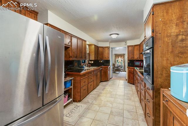 123 W Masonic Avenue, Cripple Creek, CO 80813