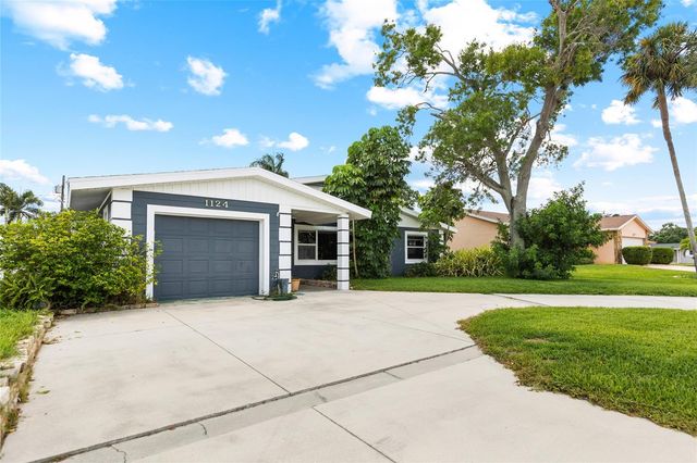 1124 40TH AVENUE NE, St Petersburg, FL 33703