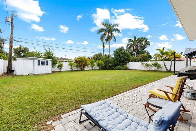 1124 40TH AVENUE NE, St Petersburg, FL 33703
