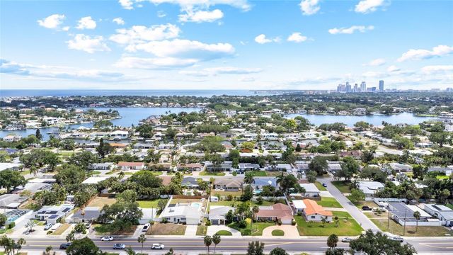 1124 40TH AVENUE NE, St Petersburg, FL 33703