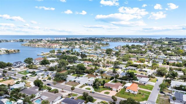 1124 40TH AVENUE NE, St Petersburg, FL 33703