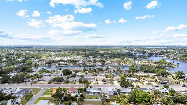 1124 40TH AVENUE NE, St Petersburg, FL 33703