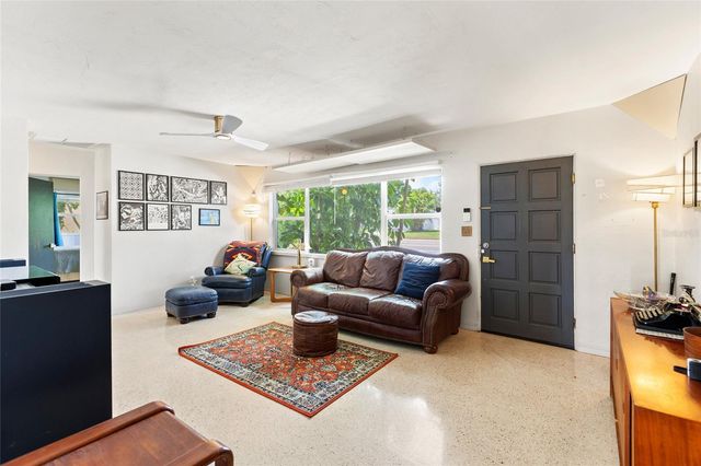 1124 40TH AVENUE NE, St Petersburg, FL 33703
