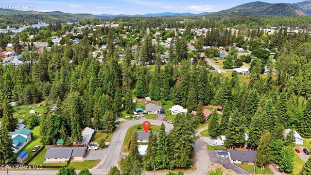 61 Merritt ST, Priest River, ID 83856