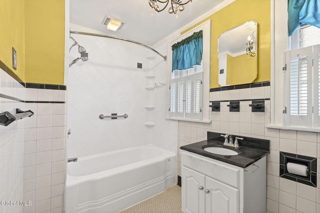 1023 Lexington Avenue, Schenectady, NY 12309