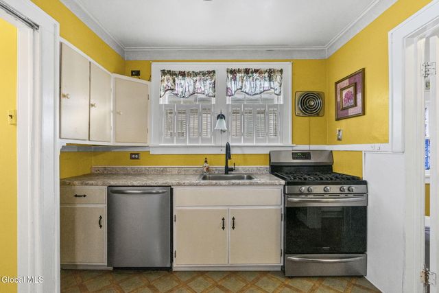 1023 Lexington Avenue, Schenectady, NY 12309