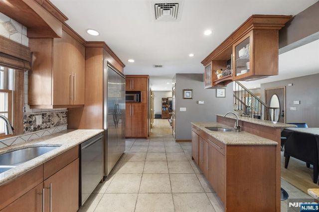 262 Grace Avenue, Secaucus, NJ 07094