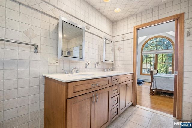 262 Grace Avenue, Secaucus, NJ 07094