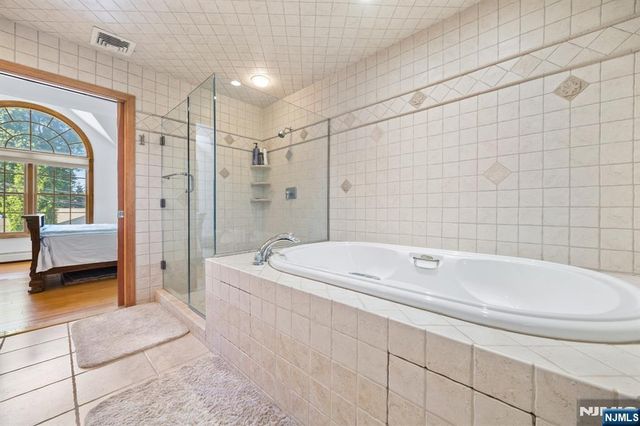 262 Grace Avenue, Secaucus, NJ 07094