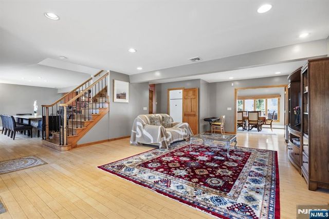 262 Grace Avenue, Secaucus, NJ 07094
