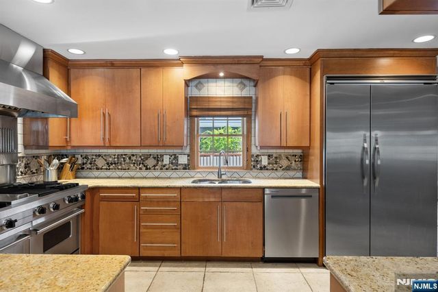 262 Grace Avenue, Secaucus, NJ 07094