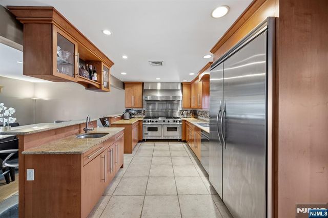262 Grace Avenue, Secaucus, NJ 07094