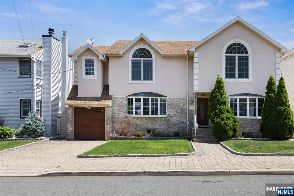 262 Grace Avenue, Secaucus, NJ 07094