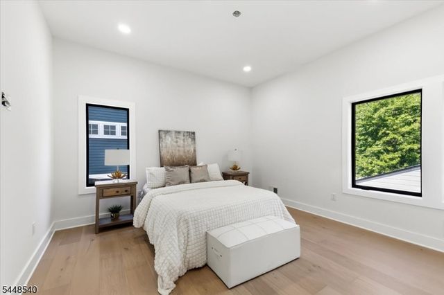 29 Sycamore Ave, Livingston Twp., NJ 07039