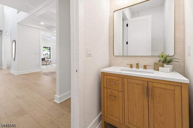 29 Sycamore Ave, Livingston Twp., NJ 07039