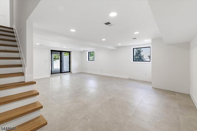 29 Sycamore Ave, Livingston Twp., NJ 07039