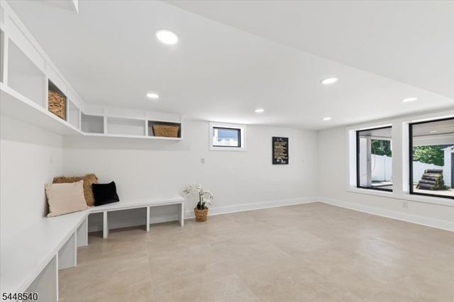29 Sycamore Ave, Livingston Twp., NJ 07039