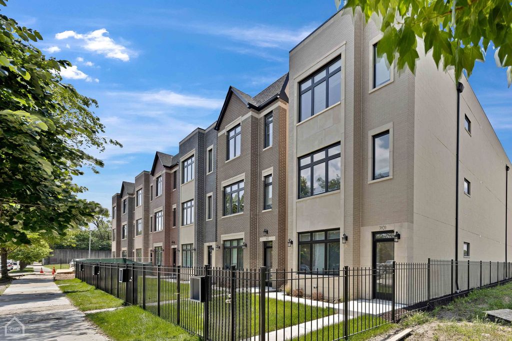 3920-34 S Calumet Avenue, Chicago, IL 60653 — exterior