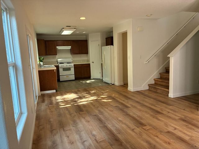 16691 Colonial Trl, Lathrop, CA 95330