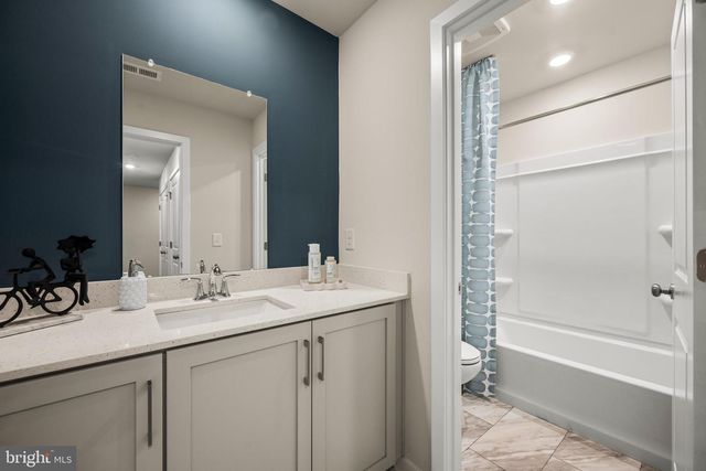 850 GRAPHITE DR, Phoenixville, PA 19460