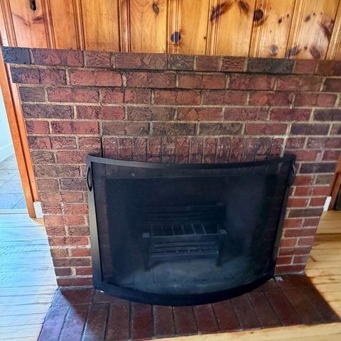 40 Marshall Rd, Fitchburg, MA 01420