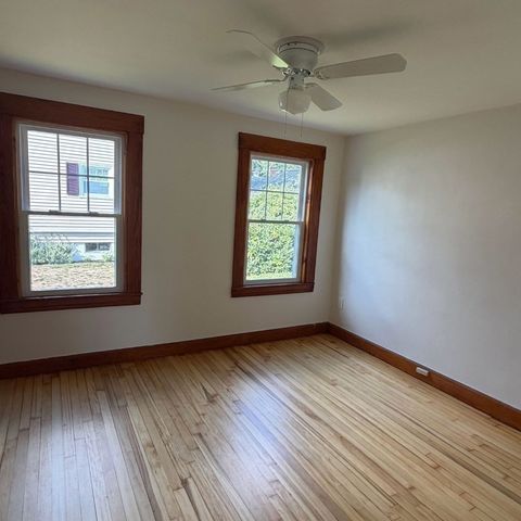 40 Marshall Rd, Fitchburg, MA 01420