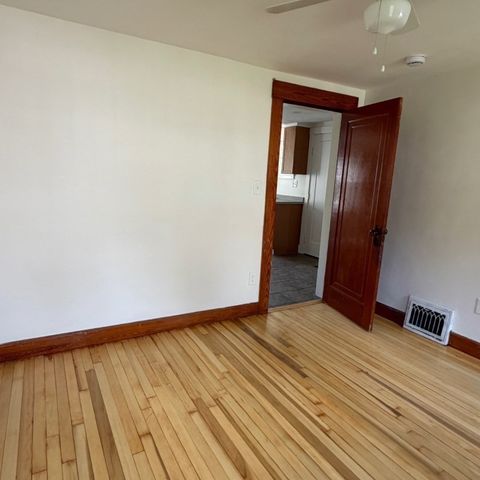 40 Marshall Rd, Fitchburg, MA 01420