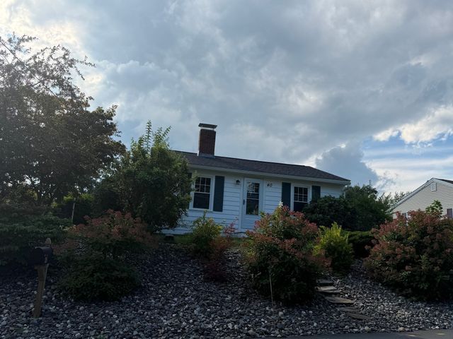 40 Marshall Rd, Fitchburg, MA 01420