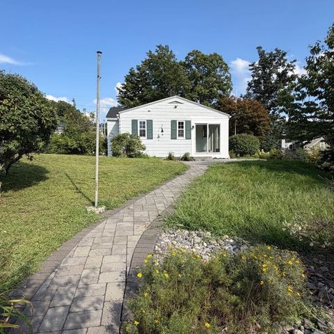 40 Marshall Rd, Fitchburg, MA 01420