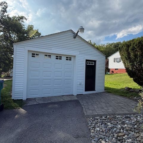 40 Marshall Rd, Fitchburg, MA 01420