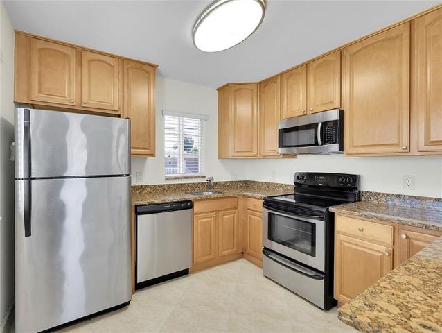 410 SW 15TH Street 207, Pompano Beach, FL 33060