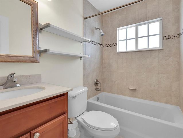 410 SW 15TH Street 207, Pompano Beach, FL 33060