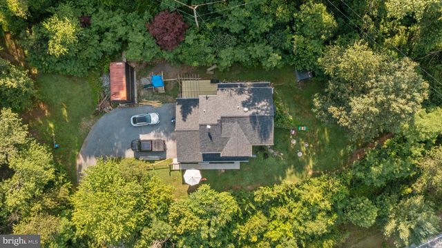 1903 HAIN RD, New Freedom, PA 17349