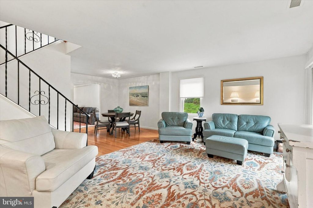17 SUMMIT DR, BRYN MAWR, PA 19010 — photo 3
